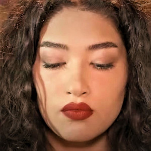 Ay qız derdin nedir 